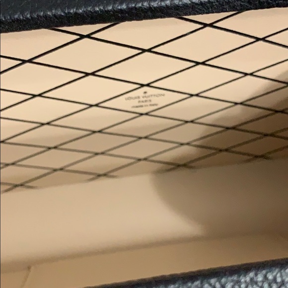 LOUIS VUITTON PETITE MALLE - Picture 12 of 14